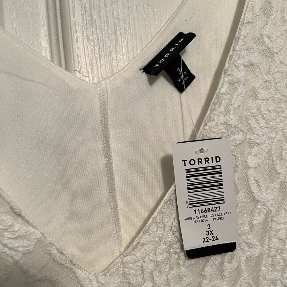 Brand new ivory short dress - Picture 3 of 3